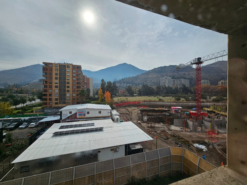 Oficina En Venta Con 70 M2, Ciudad Empresarial.