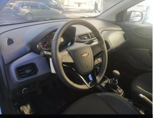 Imagen 8 de 24 de Chevrolet Onix Plus Joy Black 1.4 2023 0km 2022 Prisma Gall3