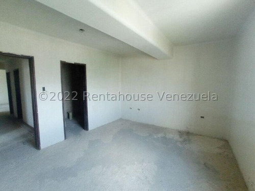 Apartamento En Venta En Obra Gris. Av Fuerzas Aereas De Maracay. 23-9940 Cm