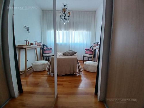 Piso 4 Ambientes En Venta - Villa Ballester Centro
