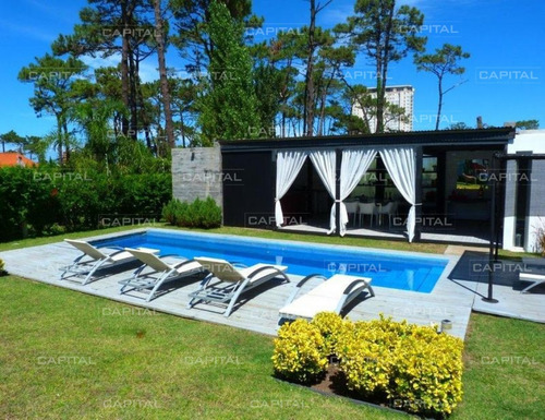 Moderna Casa Playa Mansa - Punta Del Este - 5 Dorm.- Ref: 25132