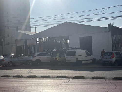 Gran Local Comercial Con Alta Exposición (163835)