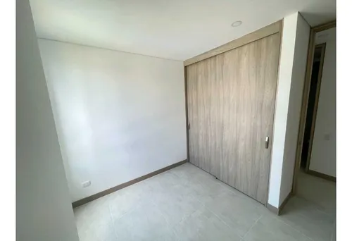 Alquilo Apartamento En C.r Portus 3.52- La Flora