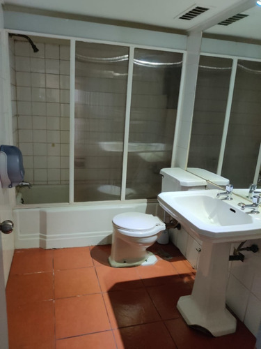Imagen 20 de 23 de Oficina O Departamento Habitacional En Metro Baquedano
