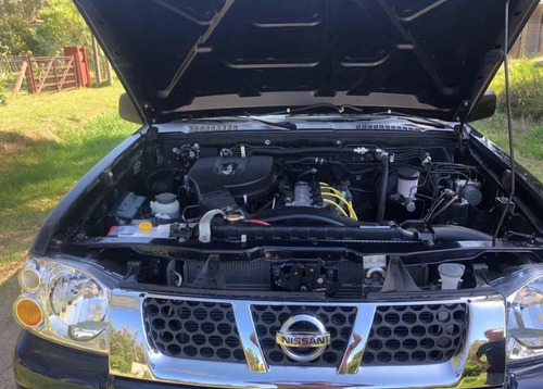 Nissan Np300 2.4 Doble Cabina 4x4 Mt 2014