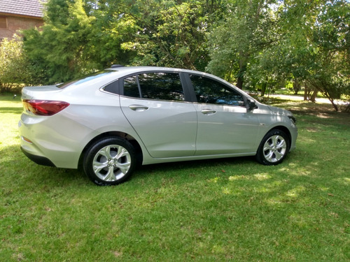 Chevrolet Onix Sedan 5 Puertas