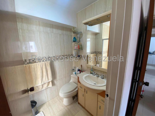 Venta De Apartamento Bello Monte 97m2 2h 3b 2p