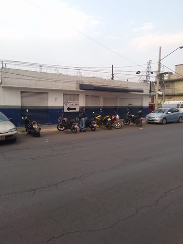 En Renta Local Comercial En Av. Pantitlan, Netzahualcóyotl