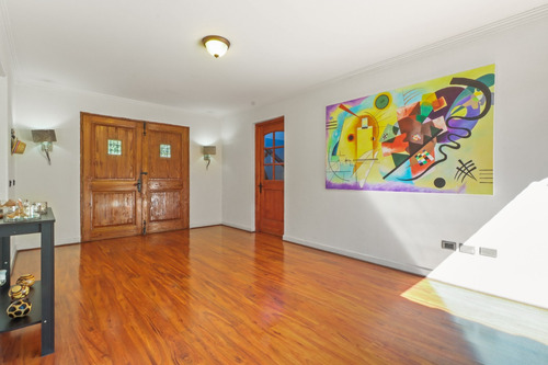Espectacular Casa Estilo Español En Camino De Los Trapenses