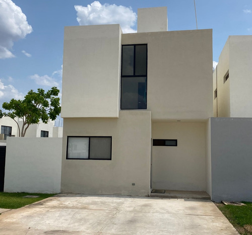 Casa En Venta En Conkal Mérida Con 5 Parques Con Diferentes Amenidades 