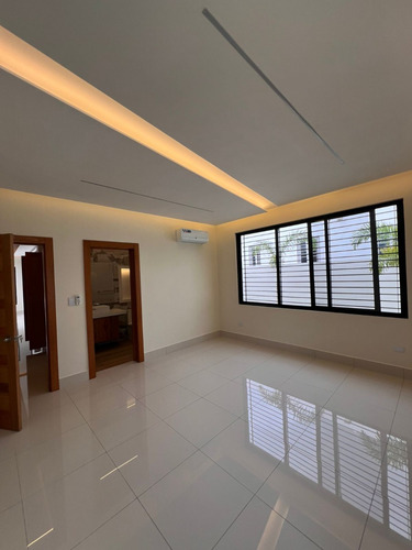 Casa En Venta En Padre Las Casas Elegancia Y Espacio En Santiago