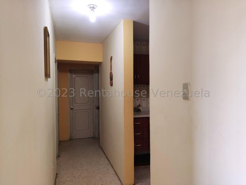 Imagen 12 de 30 de Apartamento En Venta En Av Pedro Leon Torres Barquisimeto De 125 Mts Con Una Excelente Distribución Entre 4 Habitaciones, 3 Baños, Cocina, Comedor, Sala Y Área De Balcón Gabriela C.