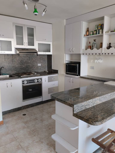 Vendo Apartamento En Parque Mar Los Corales, 52m2 Cocina Remodelada Incluye La Acción. Del Club Zhernandez