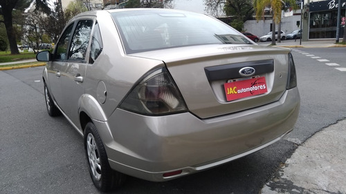 Ford Fiesta Max Ambiente