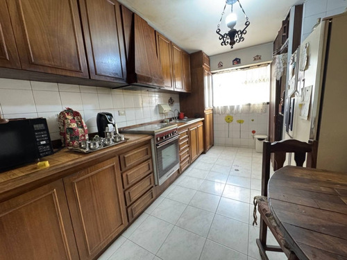 Venta De Apartamento En Las Acacias, Avenida Victoria