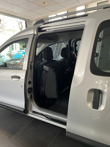 Renault Kangoo Stepway - Tres Formas De Retiro (rr)