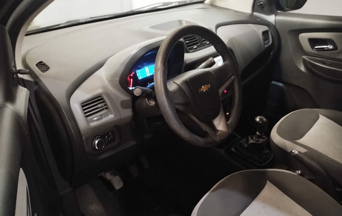 Imagen 13 de 21 de Chevrolet Spin 2016 1.8 Lt 5as 105cv