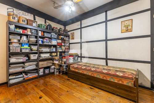 Casa De 6 Ambientes Con Cochera, Patio Y Terraza En Venta En Colegiales