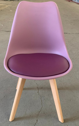 Silla Eames Acolchonada Blanca Comedor / New Tower Colores