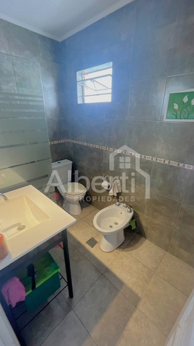 Venta Casa 4 Ambientes En El Palomar.