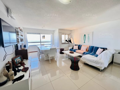 Muy Lindo Apartamento De Tres Dormitorios Con Vista A La Brava En Venta