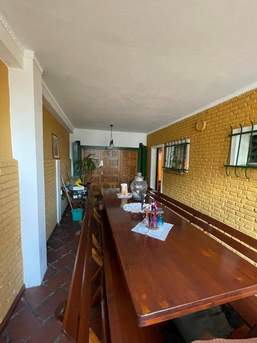 Venta Chalet 2 Dormitorios Castelar Con Cochera