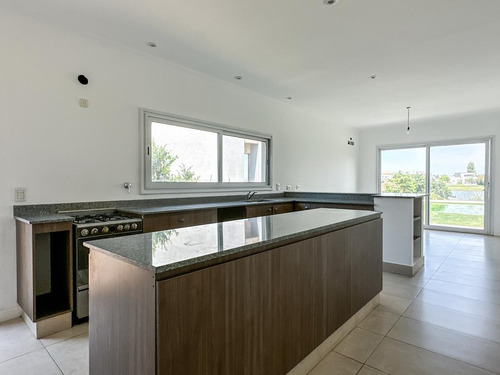 Imagen 10 de 26 de Venta Casa A La Laguna - Barrio San Francisco Villa Nueva Tigre