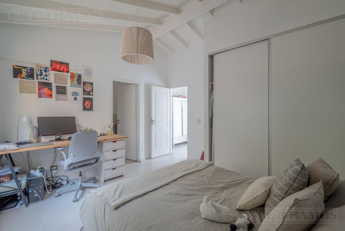 Muy Lindo Triplex Con Jardín En Punta Chica