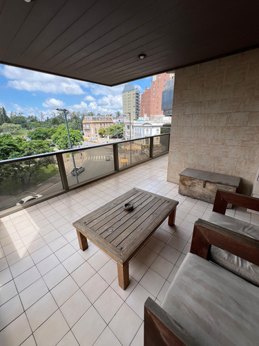 Exclusivo Semipiso En Venta Sobre Plaza España - 330m2 Propios + 2 Cocheras!