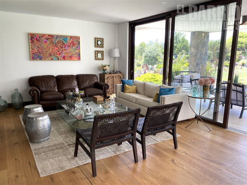 Casa En Venta De 4 Dorm. En Colina