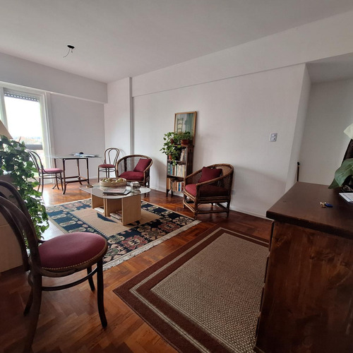 Acassuso, Departamento En Venta De 2 Ambientes En Muy Buen Estado