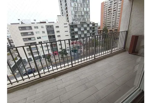 Dos Estacionamientos/ Metro Plaza Egaña/ Disponible