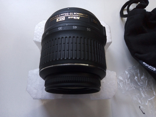 Imagen 2 de 10 de Vendo Lente Nikon Vr Af-s 18 55mm Impecable En Caja Sin Uso.