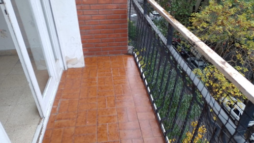 Imagen 2 de 30 de Excelente Oportunidad De Inversión De Departamento De 4 Ambientes A La Calle C/ Balcón Saliente, 68 M2 En Pleno Centro