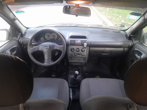 Chevrolet Corsa Classic 1.6 Gl