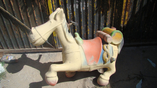 Clave 10 , Caballito , Figura Infantil Montable De Fibra De 