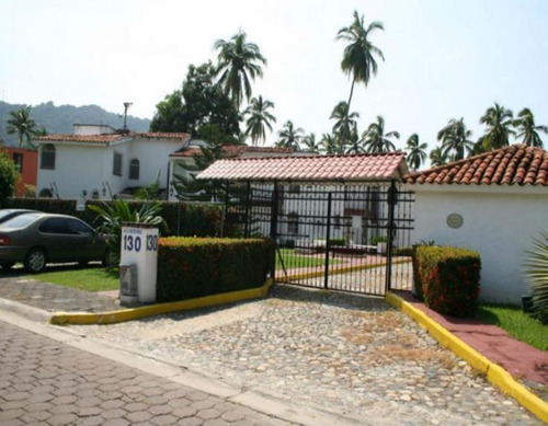 Casa En Venta En Paseo De Las Golondrinas 130, Ixtapa Zihuatanejo, Guerrero, Jrj7