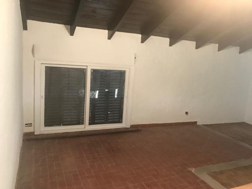 Casa En Venta En Lobos