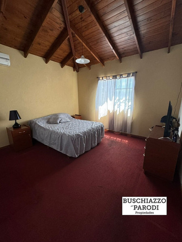 Venta Casa 5 Ambientes Dos Plantas Con Piscina / En Exaltación De La Cruz
