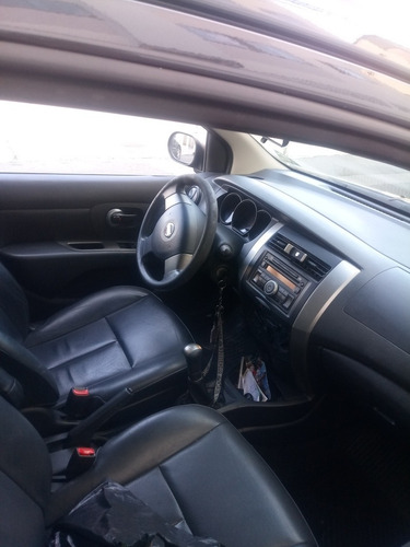 Nissan Livina 2011 1.6 Night & Day Flex 5p