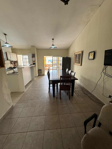 Casa 3 Dorm Barrio Mercantil