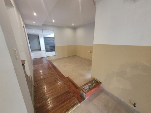 Casa 5 Ambientes Banfield Este C/ Garage 2 Plantas
