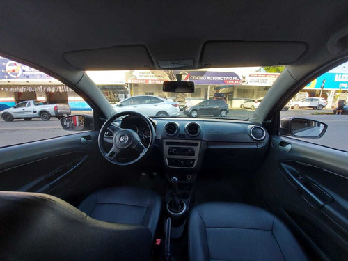 Volkswagen Voyage 1.0 Tec (flex)