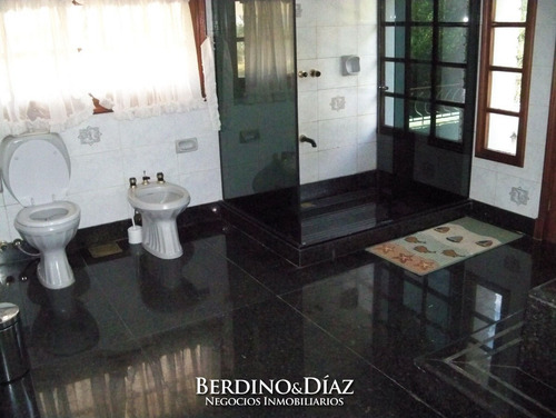 Esplendida Casa Frente Al Mar- Ref: 359
