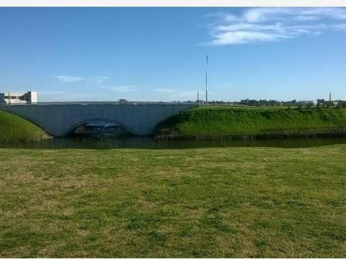 Lote En Puertos / Escobar - Barrio Araucarias