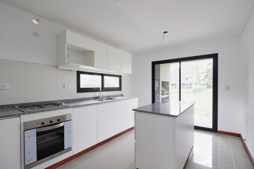 Imagen 7 de 30 de Casa Venta Barrio Privado Moreno Zona Oeste