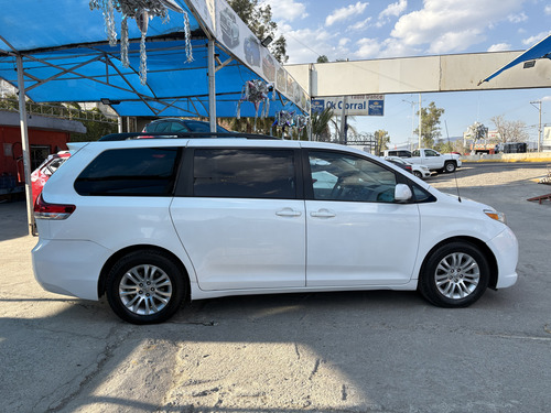 Toyota Sienna Xle At