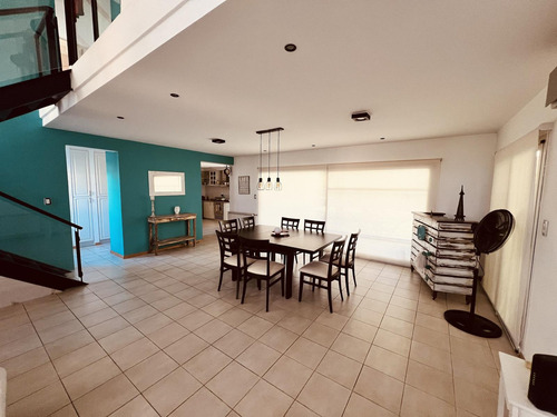 Venta Casa En Cadaques (funes Hills)
