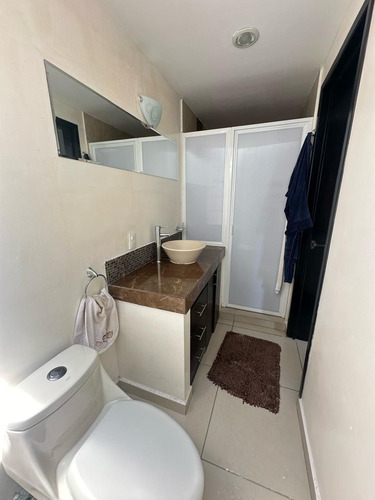 Casa En Venta En Tejeda Corregidora, 4 Habitaciones Y Jardín
