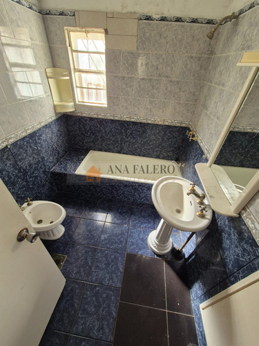 Chalet Colonial En Venta Centro De Atlántida